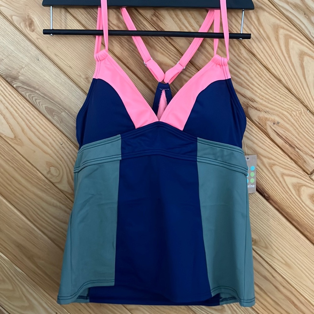 NWT. Title Nine. Women’s Small Swim Top.
